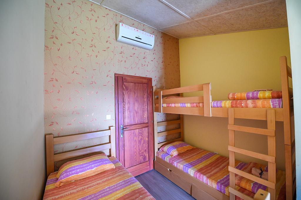 San Art Floating Hostel & Apartments เบลเกรด ภายนอก รูปภาพ