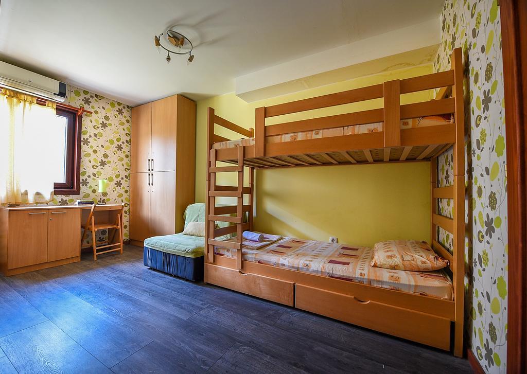 San Art Floating Hostel & Apartments เบลเกรด ภายนอก รูปภาพ